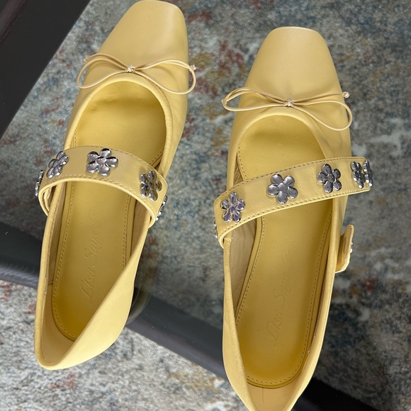 Yellow Floral Embellished Women's Shoes, never worn. - Picture 5 of 7